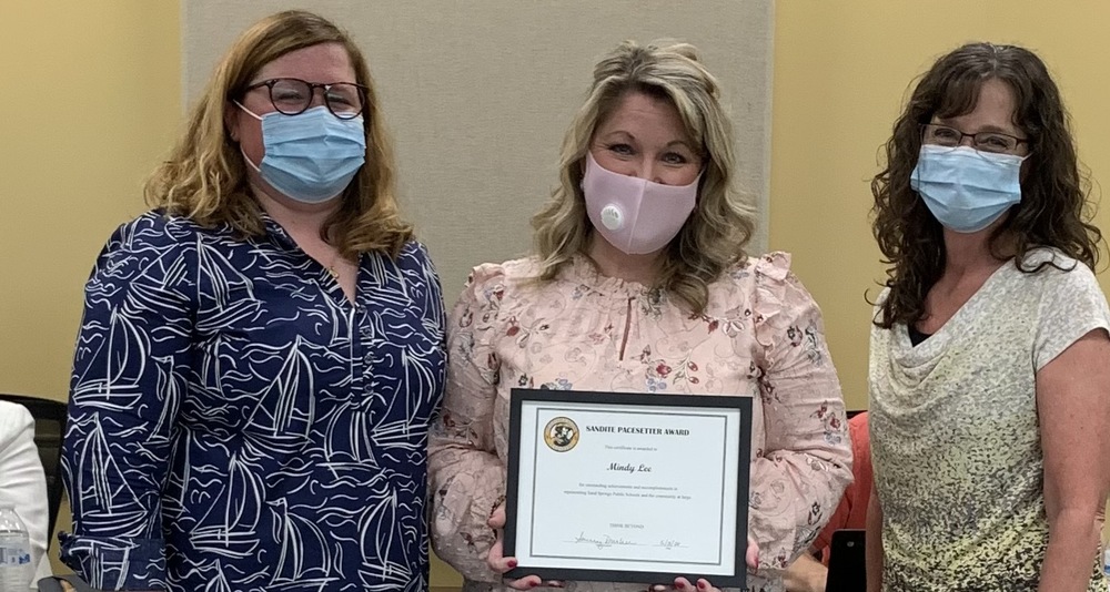 Mindy Lee, Pratt Elementary school counselor received the Sandite Pacesetter Award at tonight's Board of Education Meeting